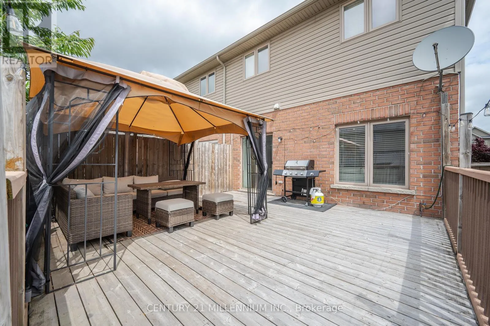 43 BANKFIELD CRESCENT