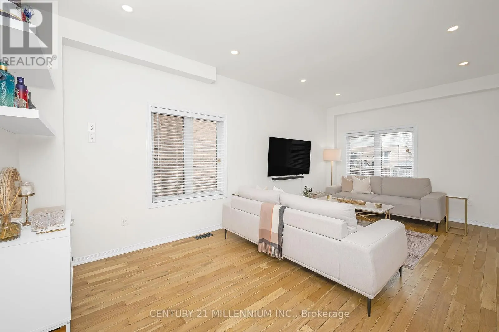 43 BANKFIELD CRESCENT