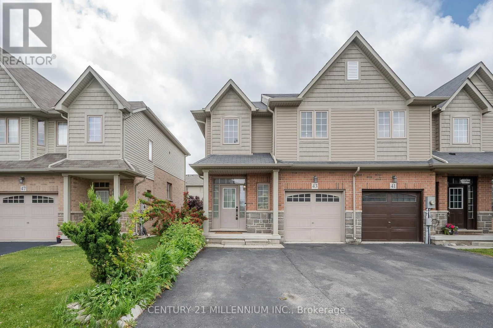 43 BANKFIELD CRESCENT