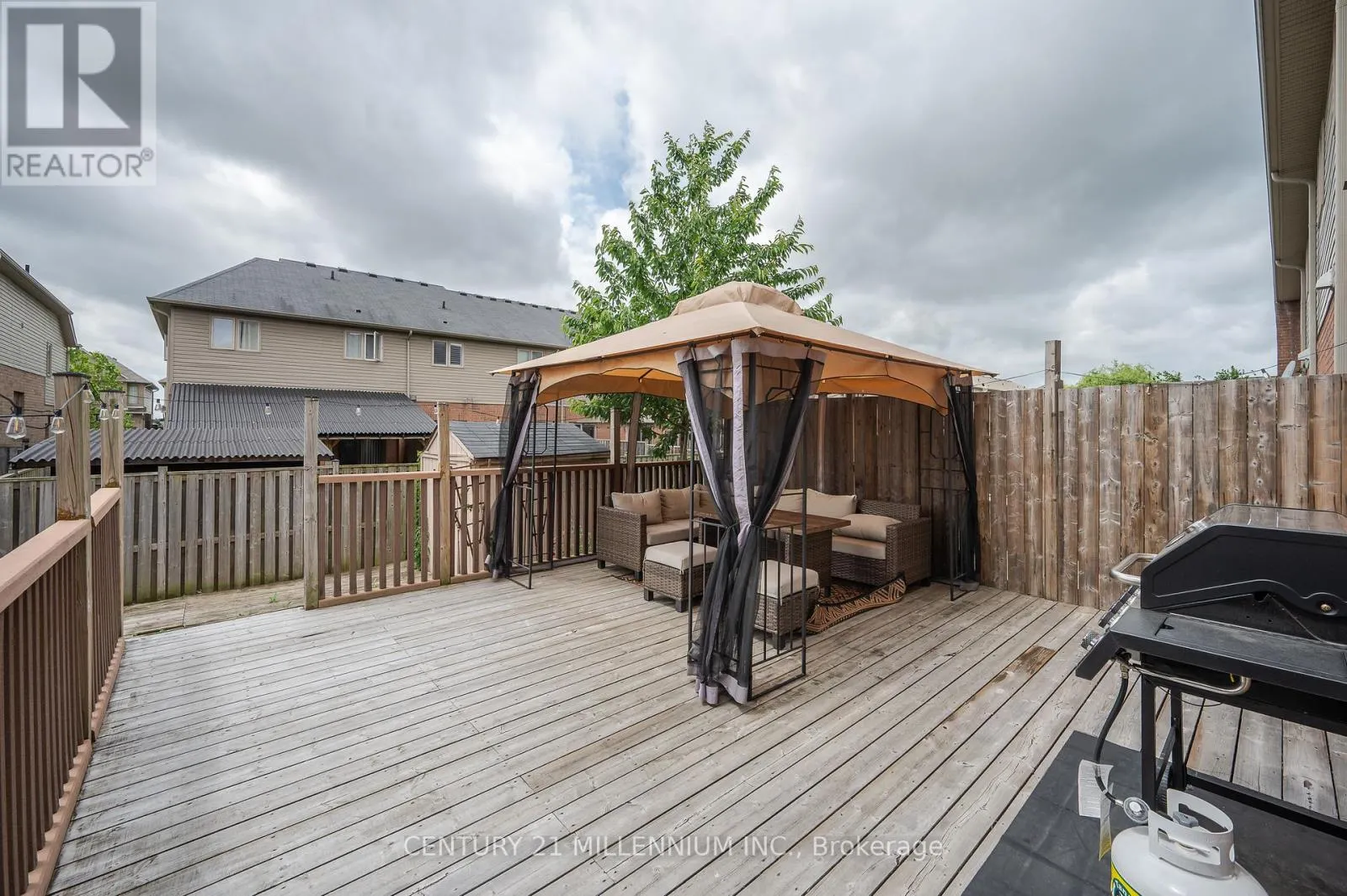 43 BANKFIELD CRESCENT
