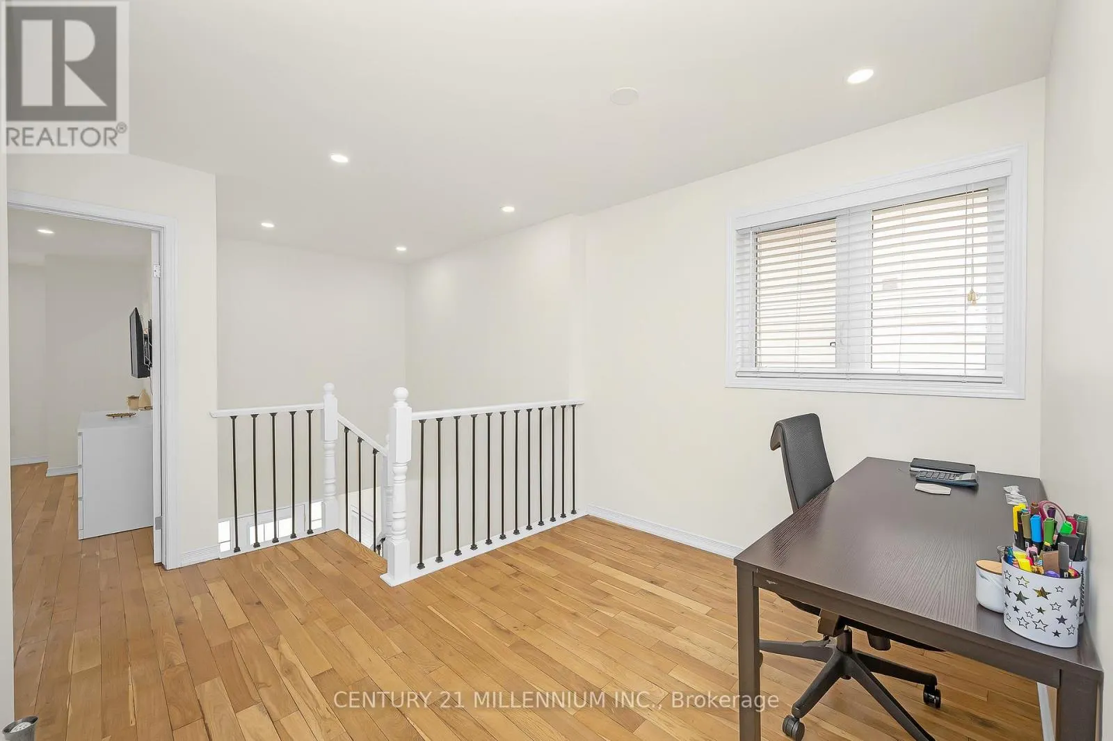 43 BANKFIELD CRESCENT