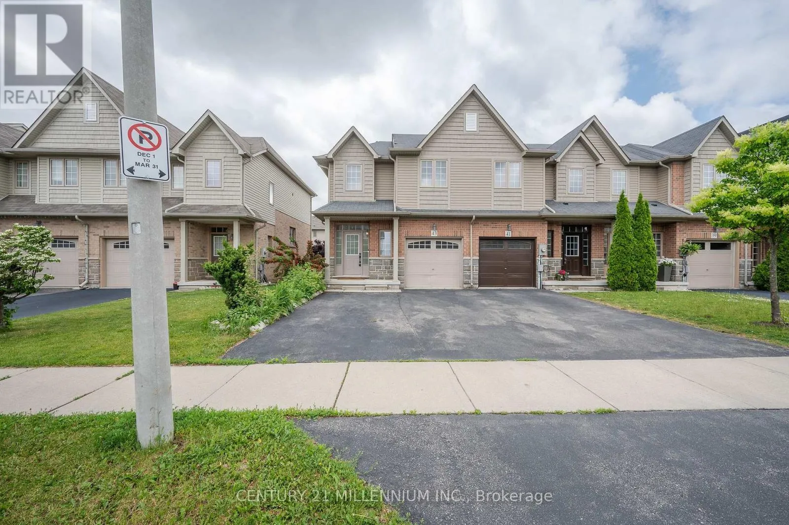 43 BANKFIELD CRESCENT