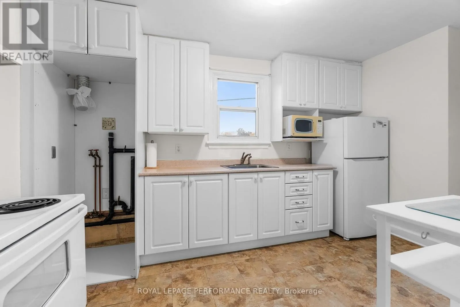 72 DAGMAR AVENUE