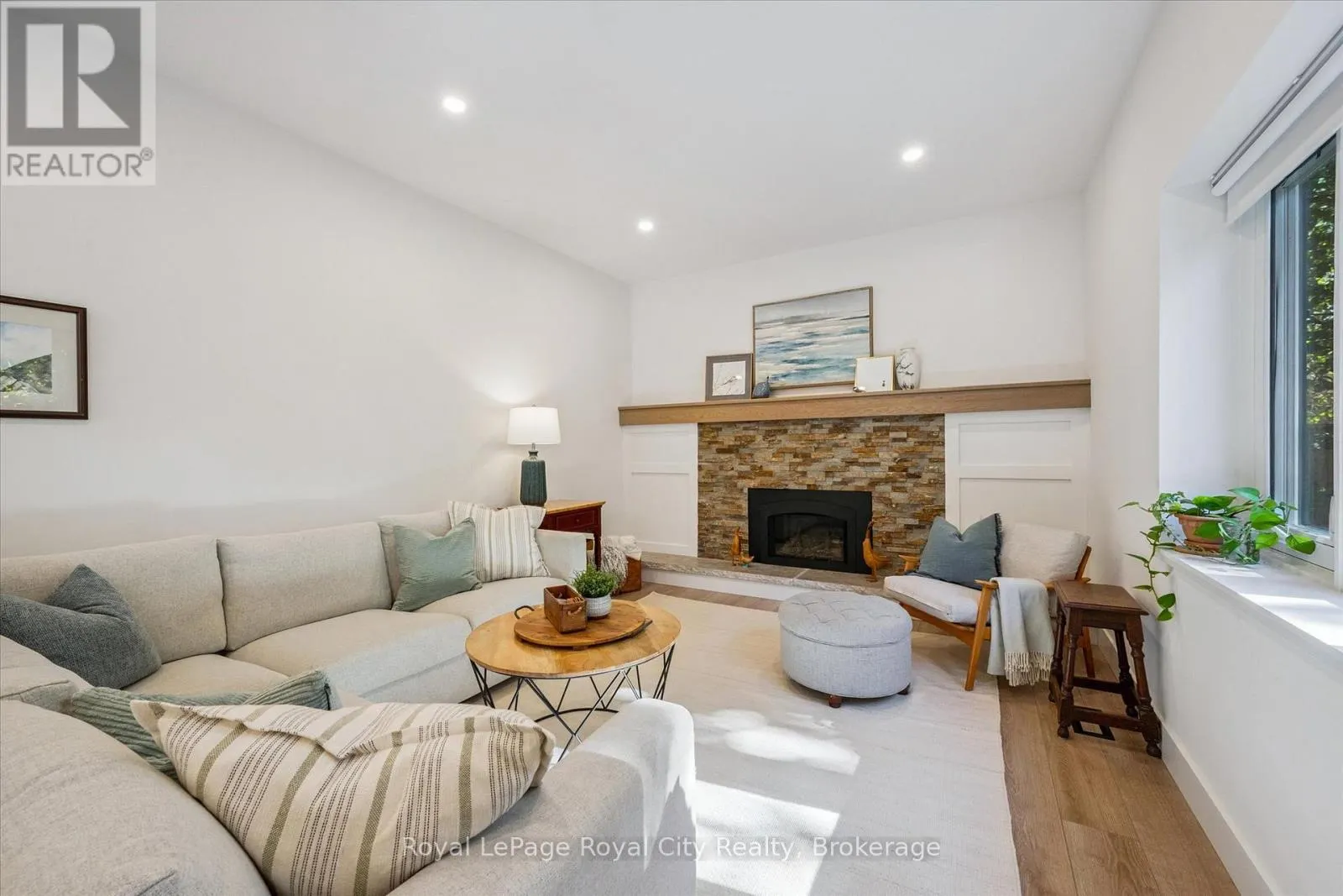 3 LATENDA PLACE