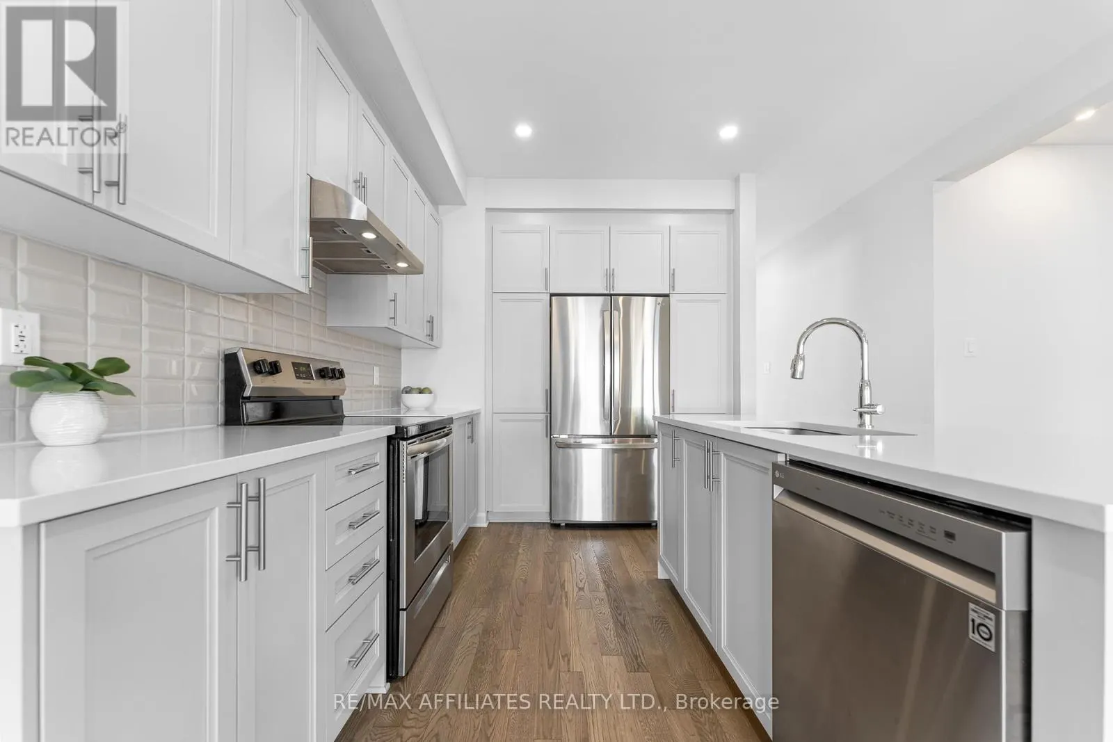 140 SHALLOW POND PLACE