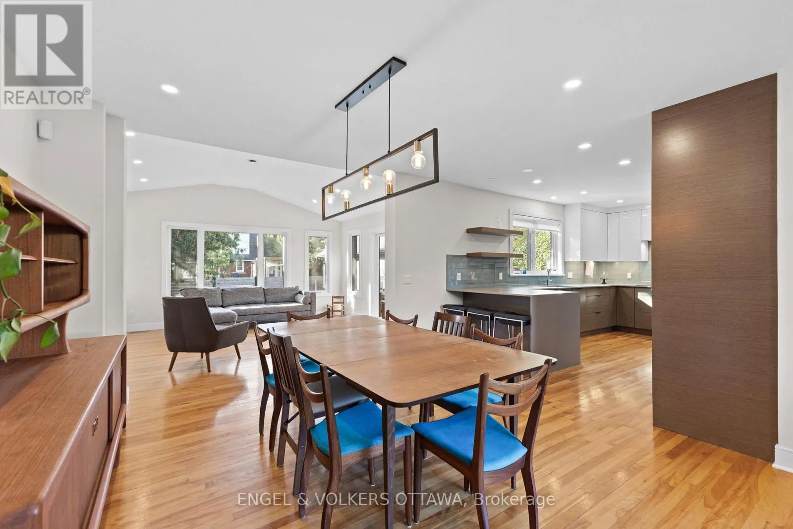 826 QUINLAN ROAD