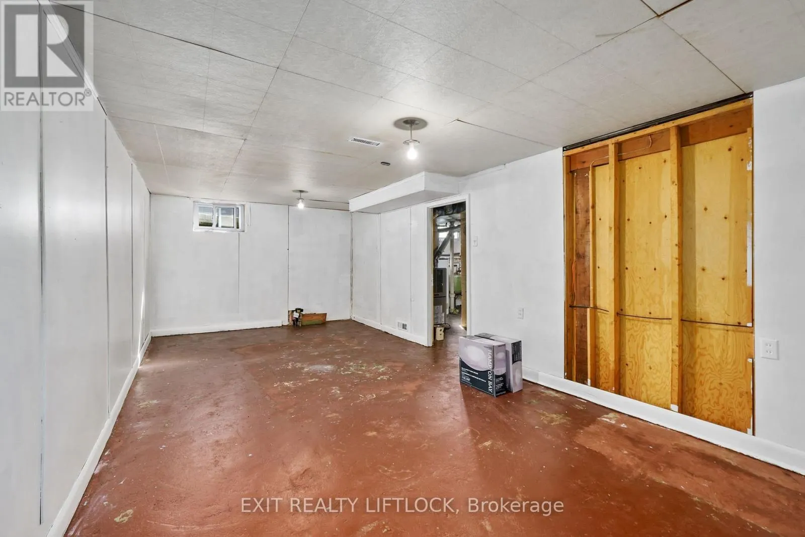 219 BURNHAM STREET