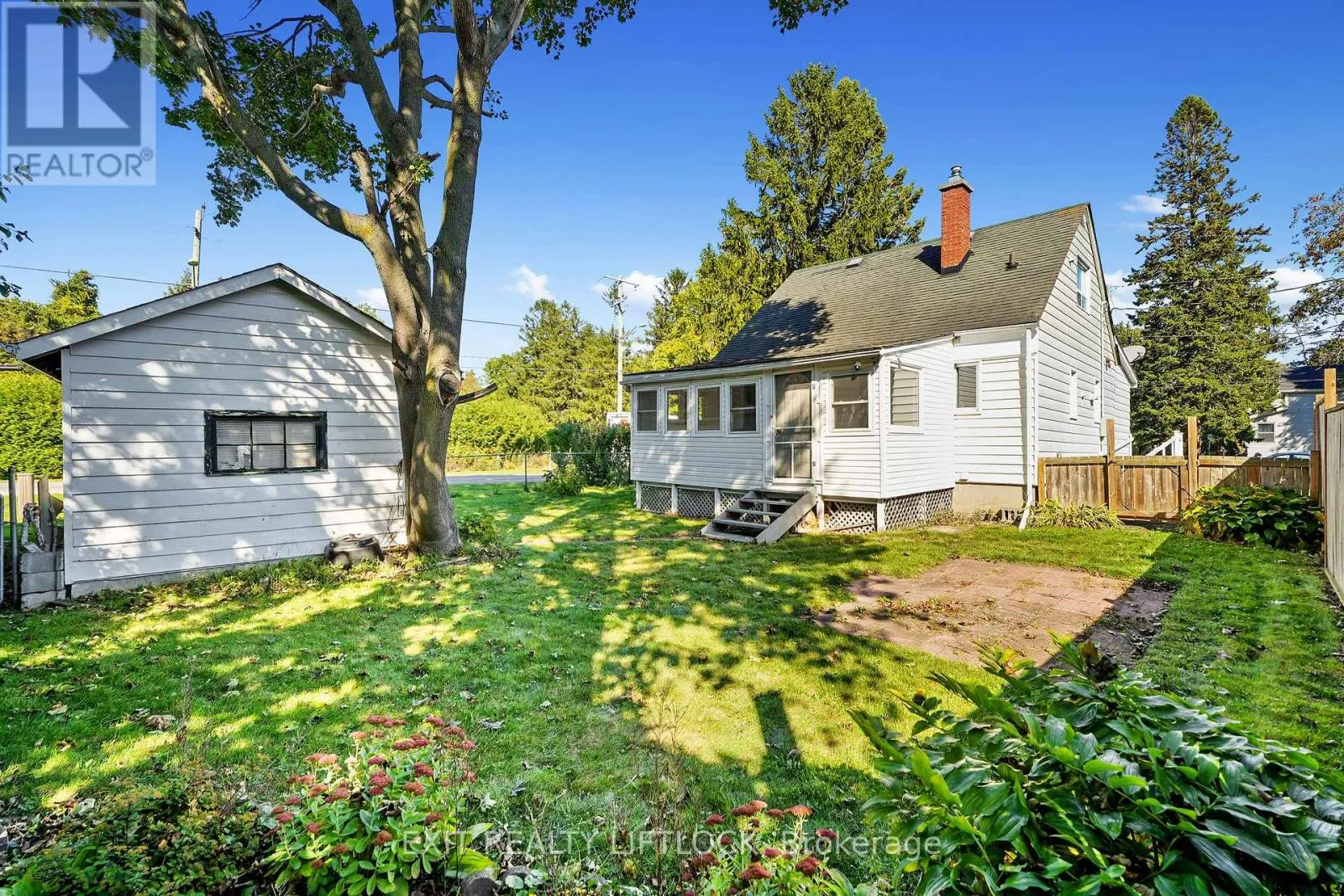 219 BURNHAM STREET