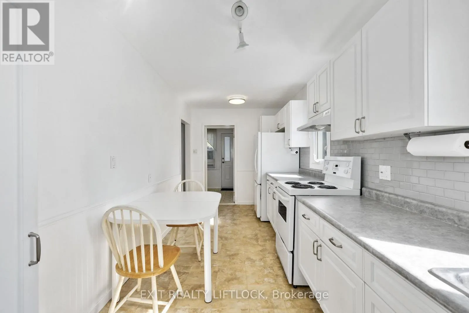219 BURNHAM STREET