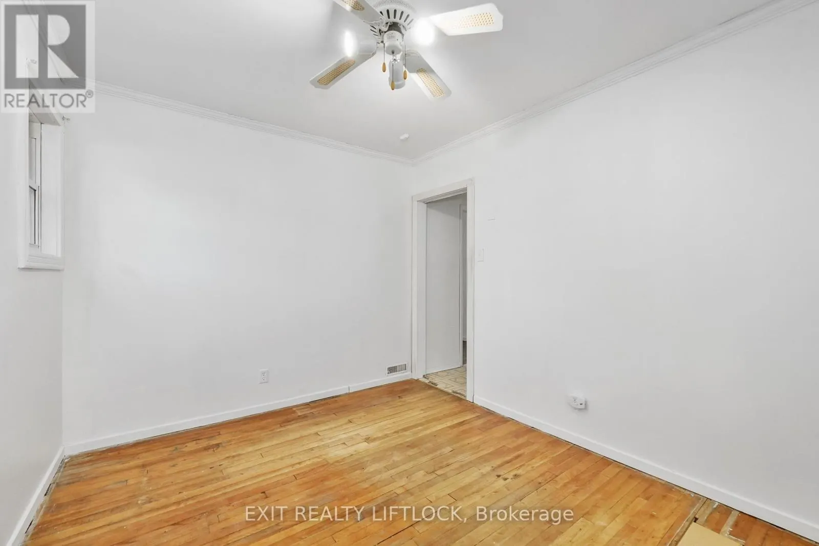 219 BURNHAM STREET