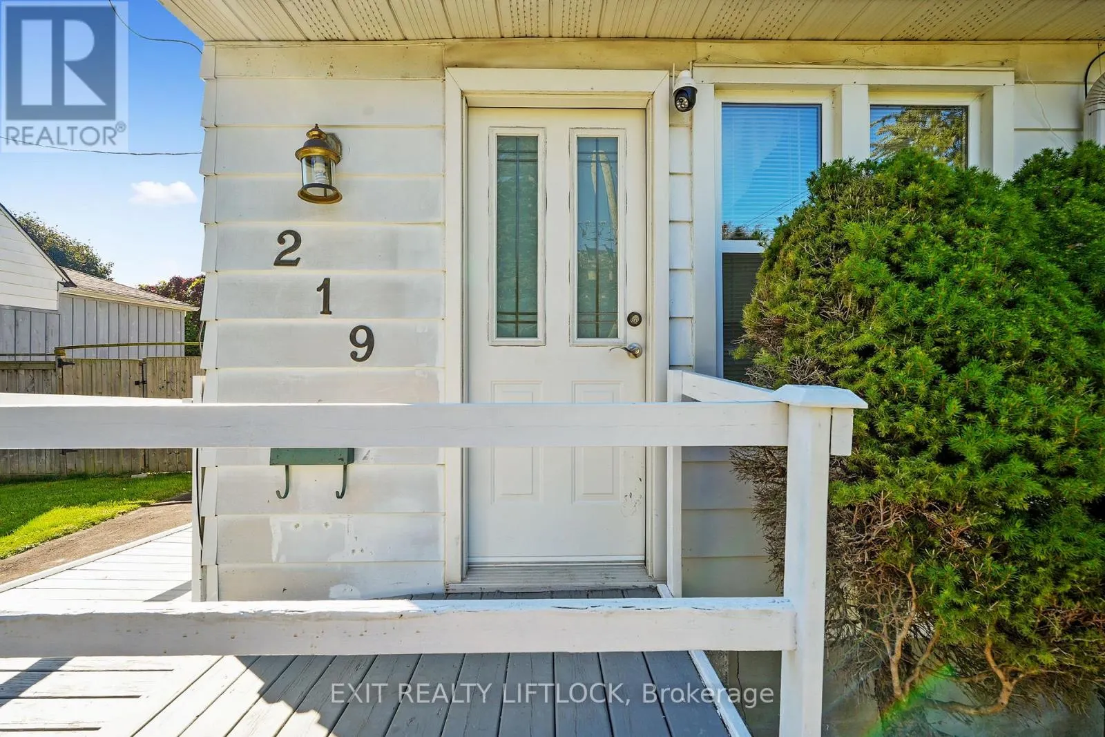 219 BURNHAM STREET