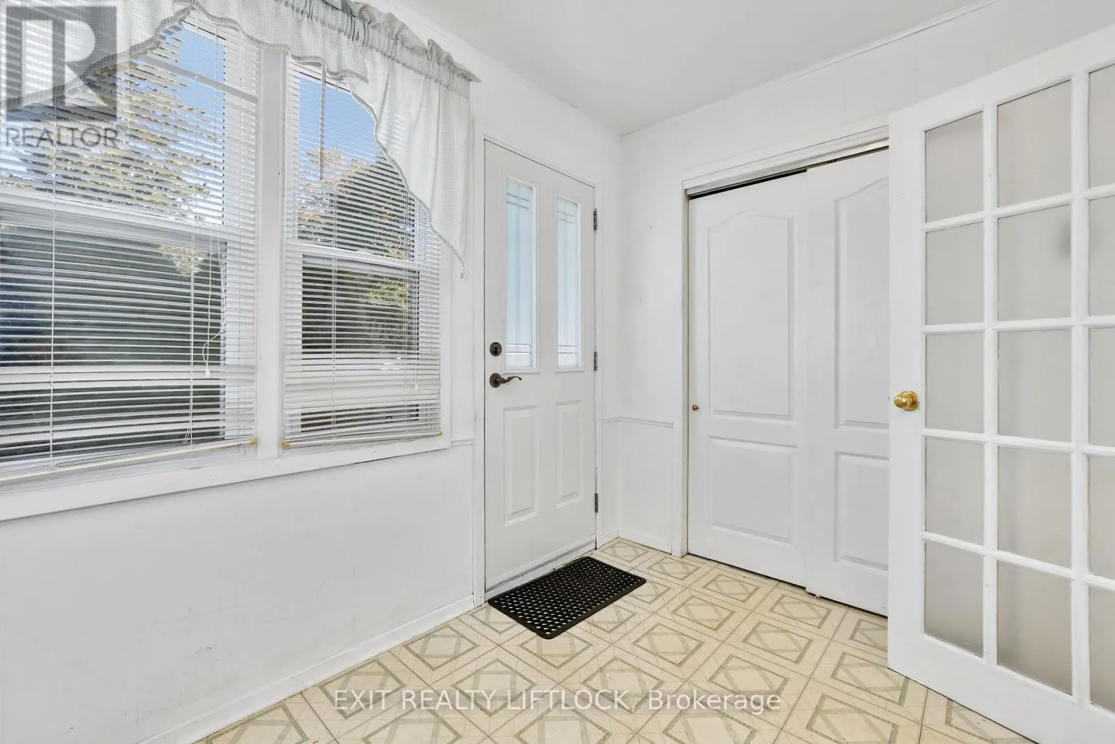 219 BURNHAM STREET