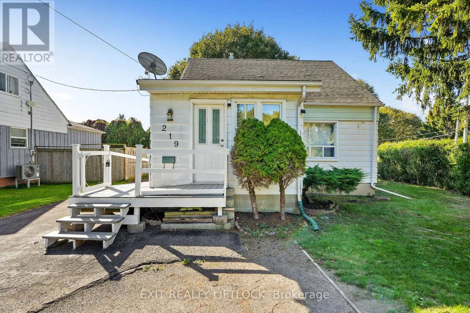 219 BURNHAM STREET