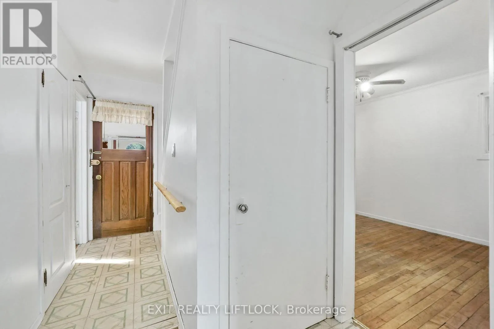 219 BURNHAM STREET