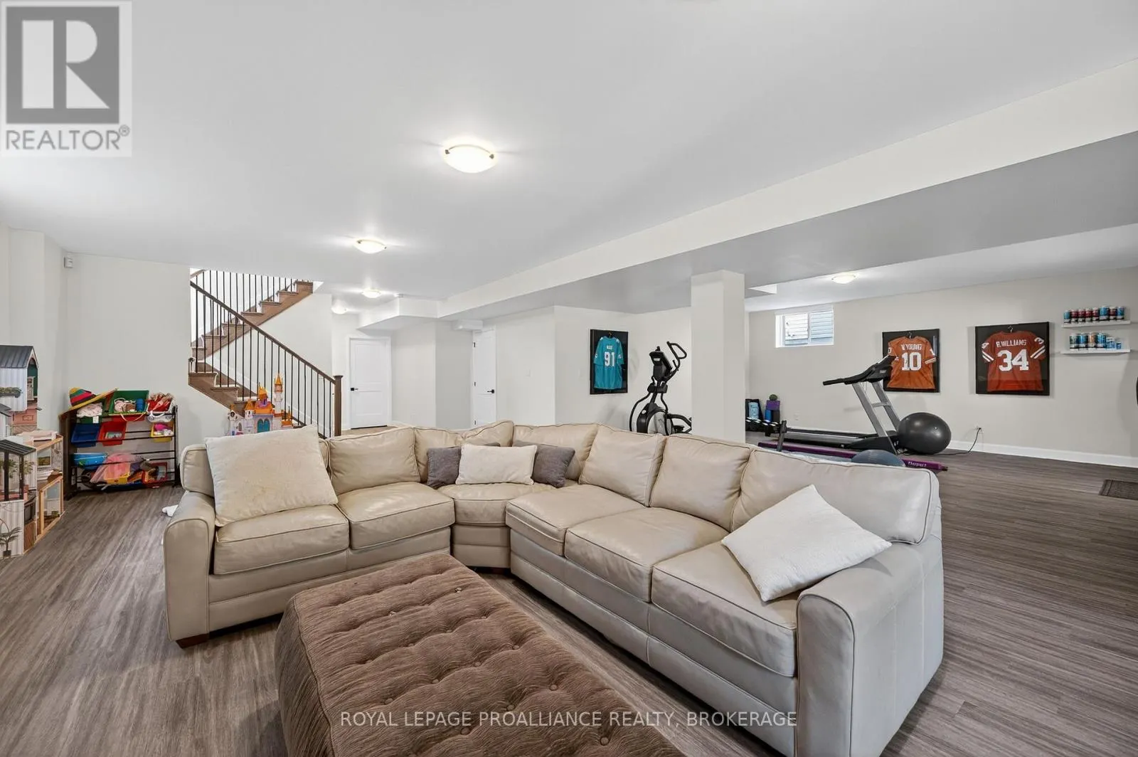 756 RIVERVIEW WAY