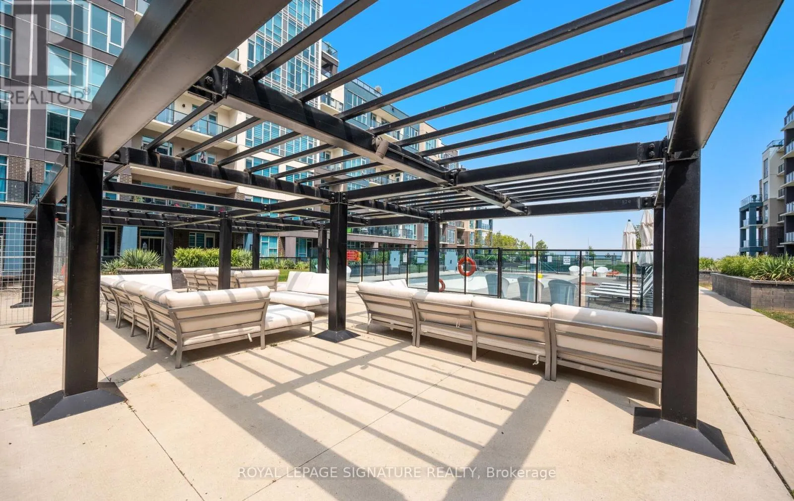 628 - 16 CONCORD PLACE