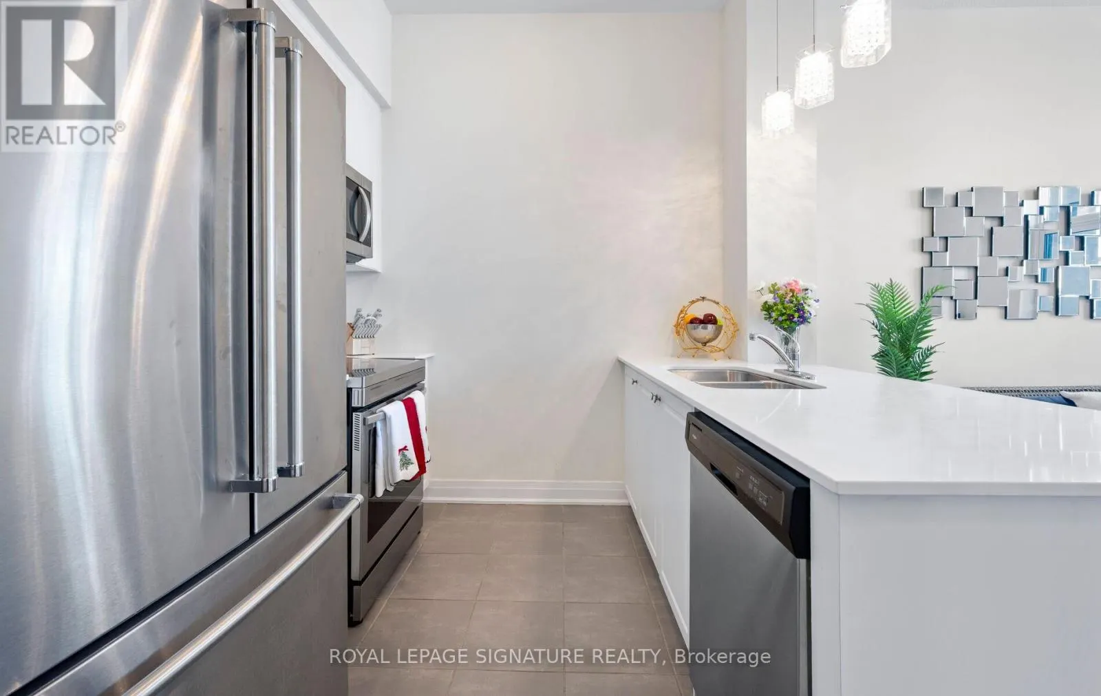 628 - 16 CONCORD PLACE