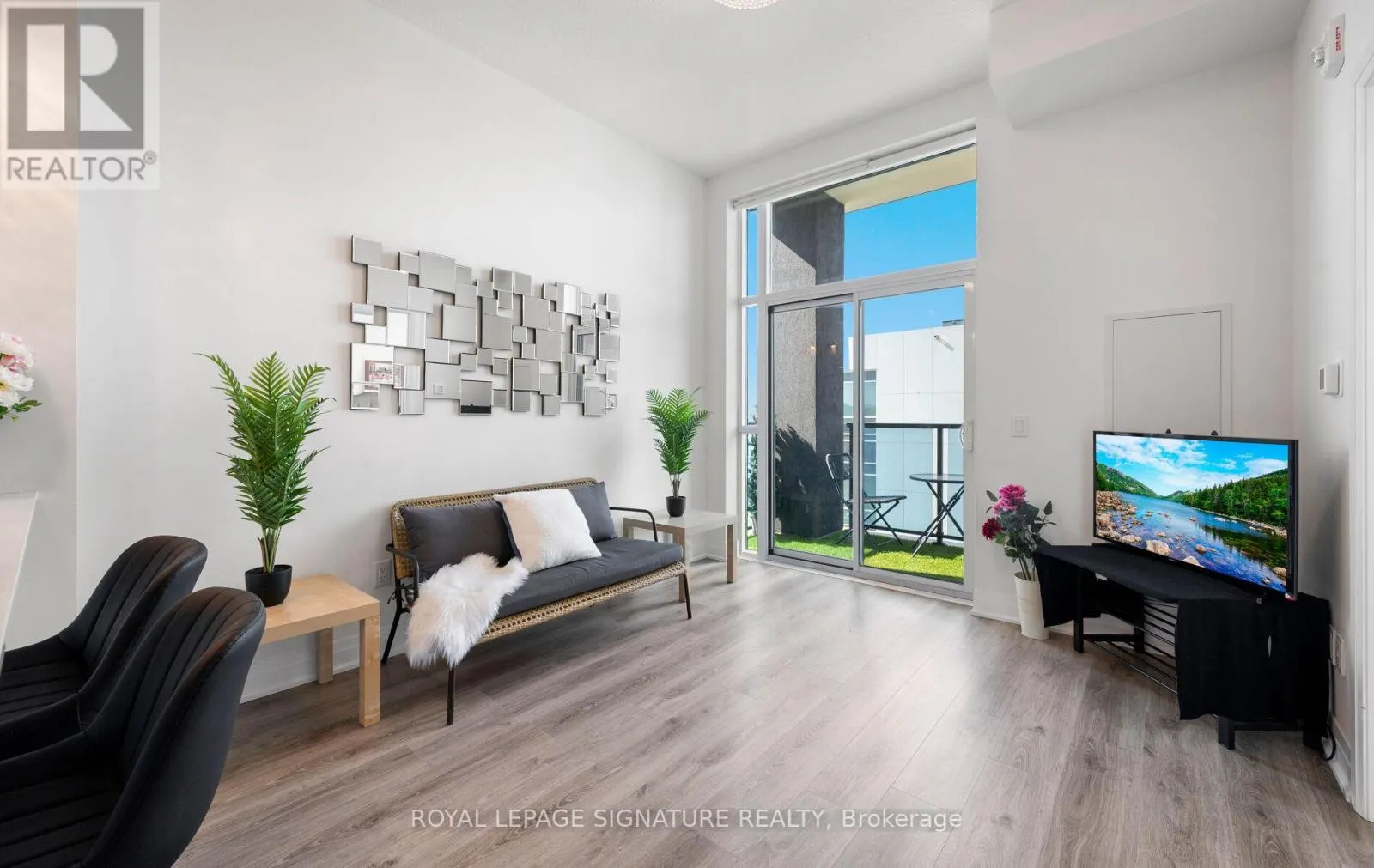 628 - 16 CONCORD PLACE