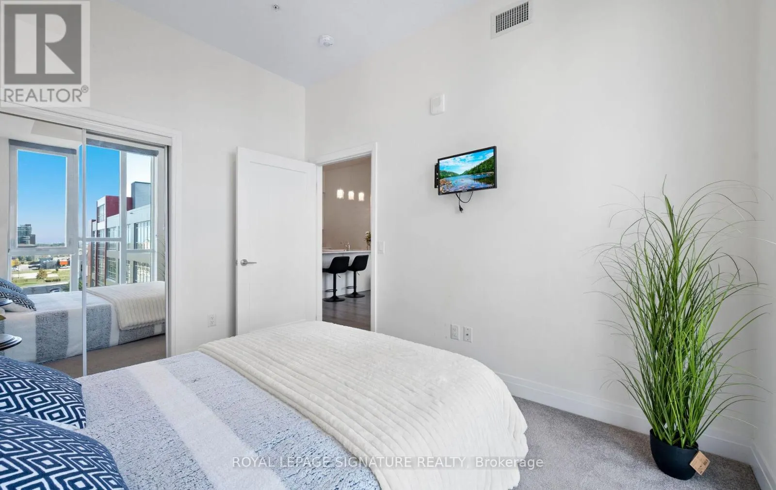 628 - 16 CONCORD PLACE