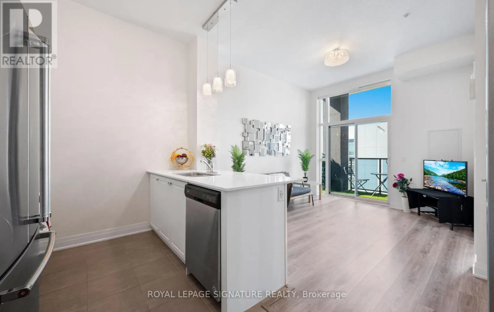 628 - 16 CONCORD PLACE