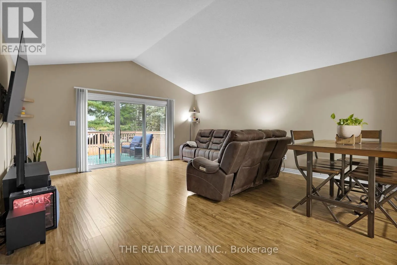 17 - 20 WINDEMERE PLACE, #17