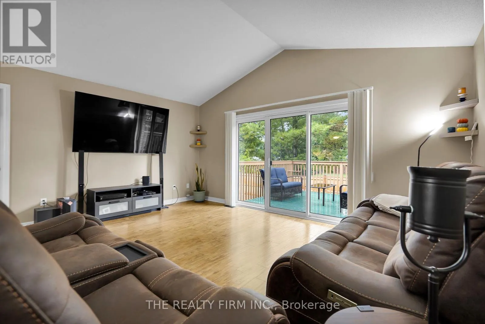17 - 20 WINDEMERE PLACE, #17