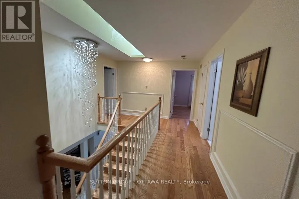 32 CELLINI COURT W