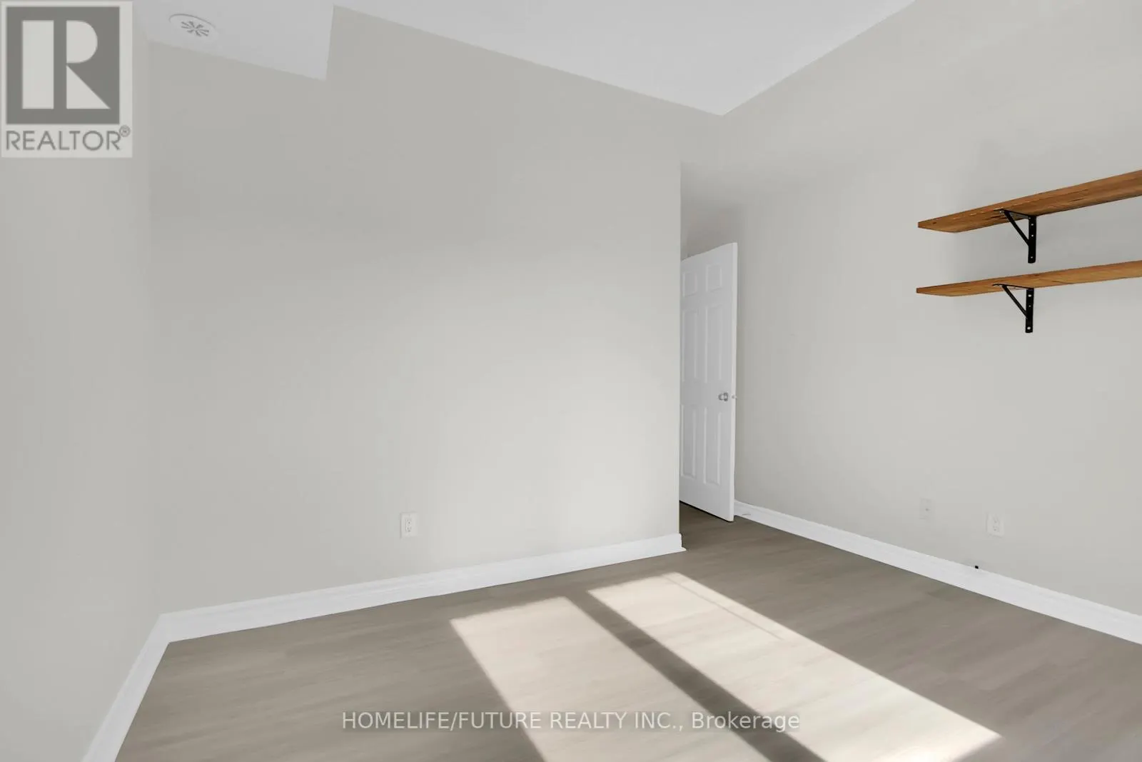 J - 366 WOOD ACRES GROVE