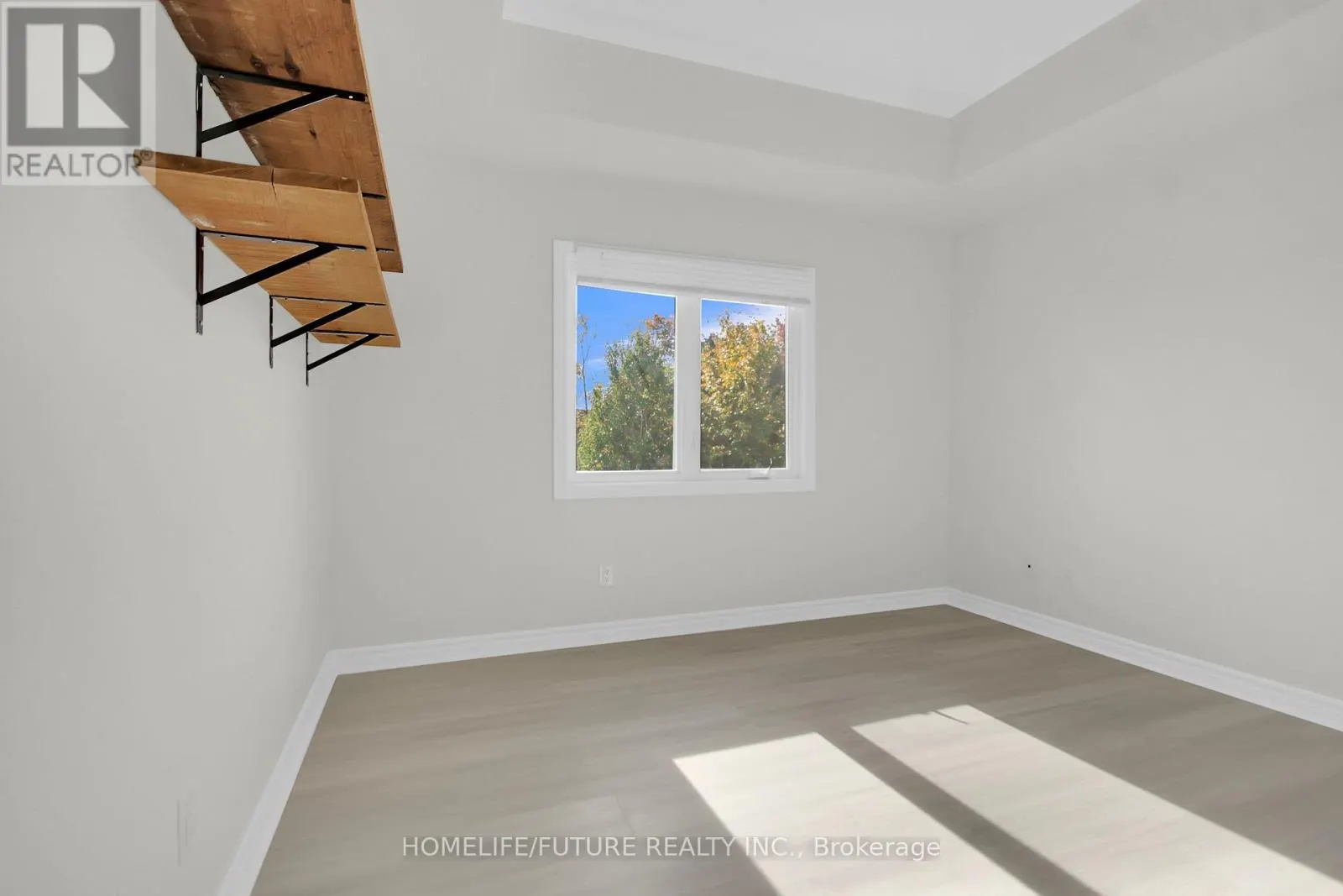 J - 366 WOOD ACRES GROVE