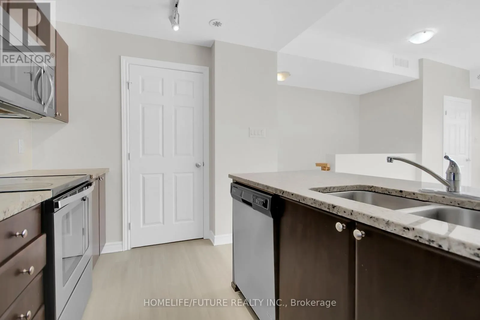 J - 366 WOOD ACRES GROVE