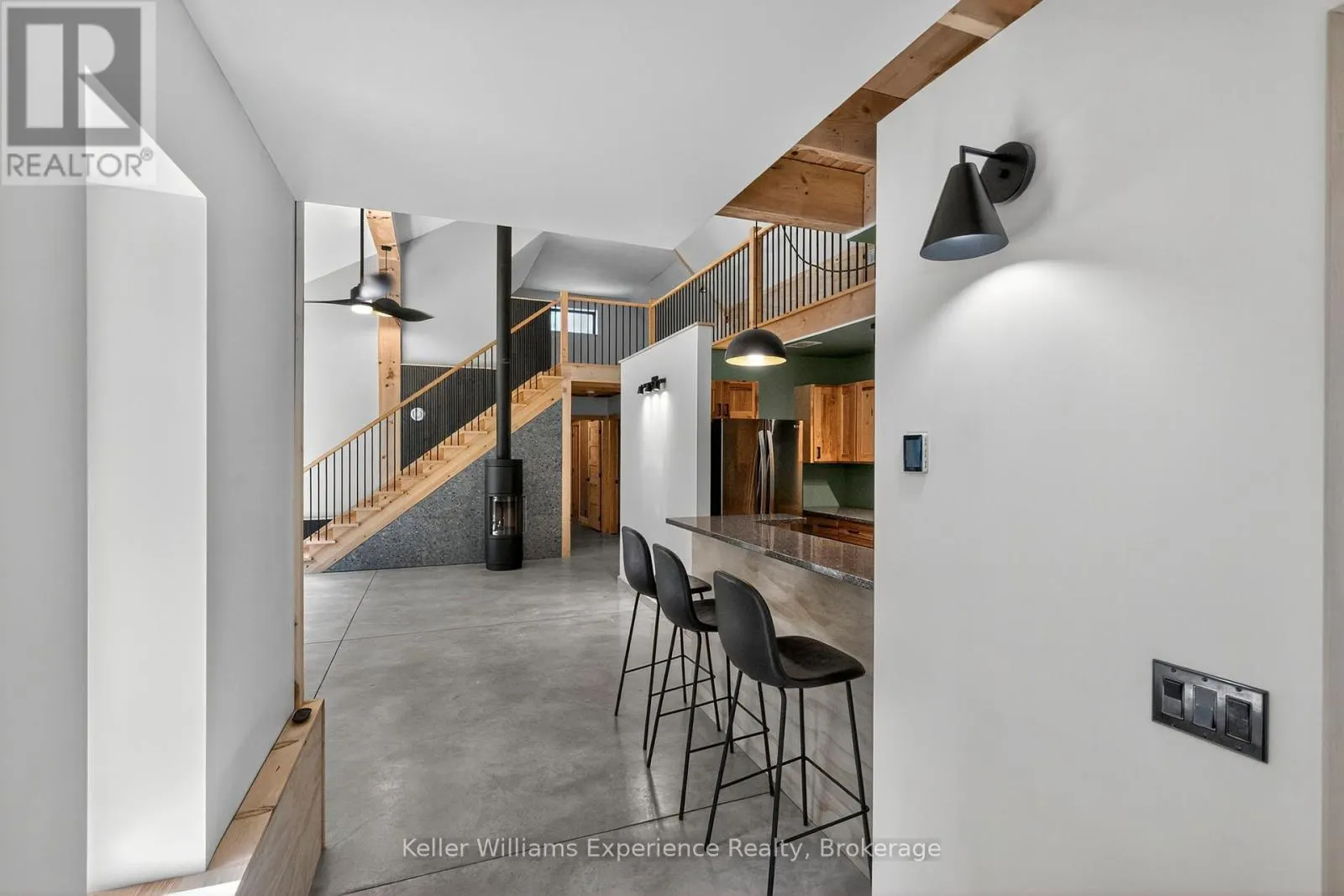 753 HONEY HARBOUR ROAD