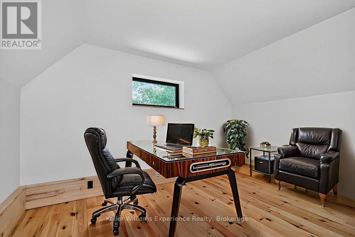 753 HONEY HARBOUR ROAD