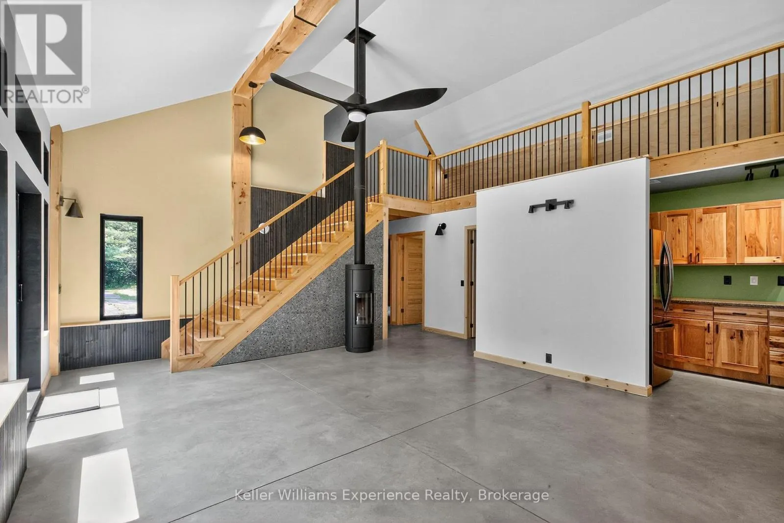753 HONEY HARBOUR ROAD