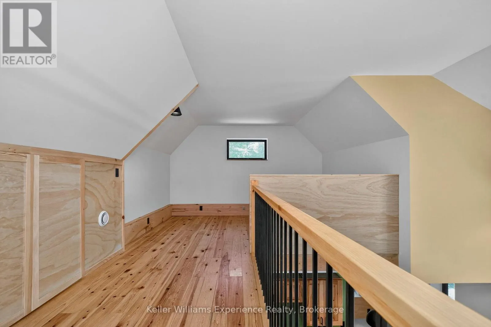 753 HONEY HARBOUR ROAD