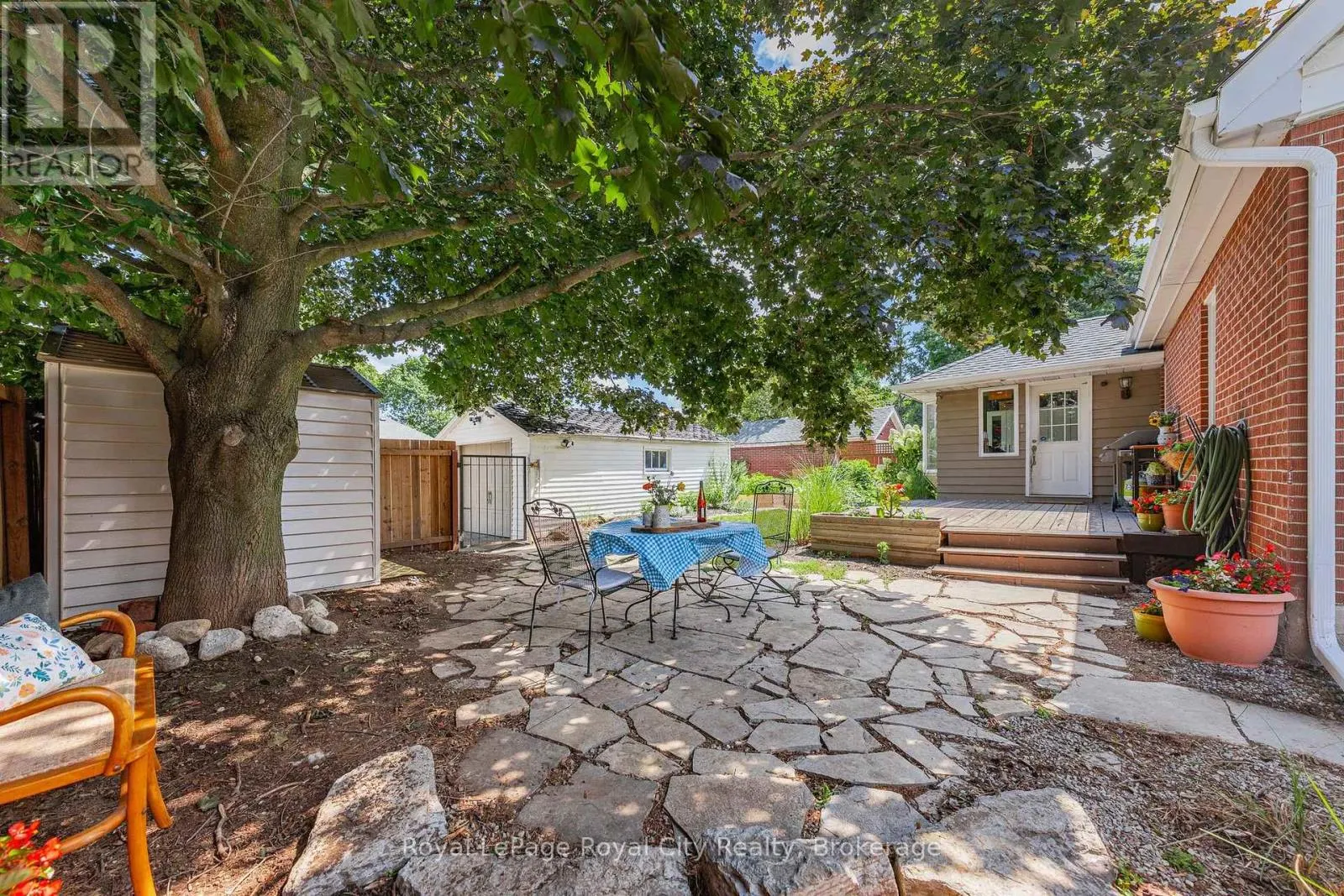 15 DUDHOPE AVENUE
