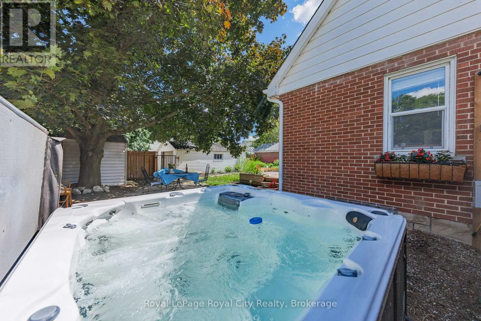 15 DUDHOPE AVENUE