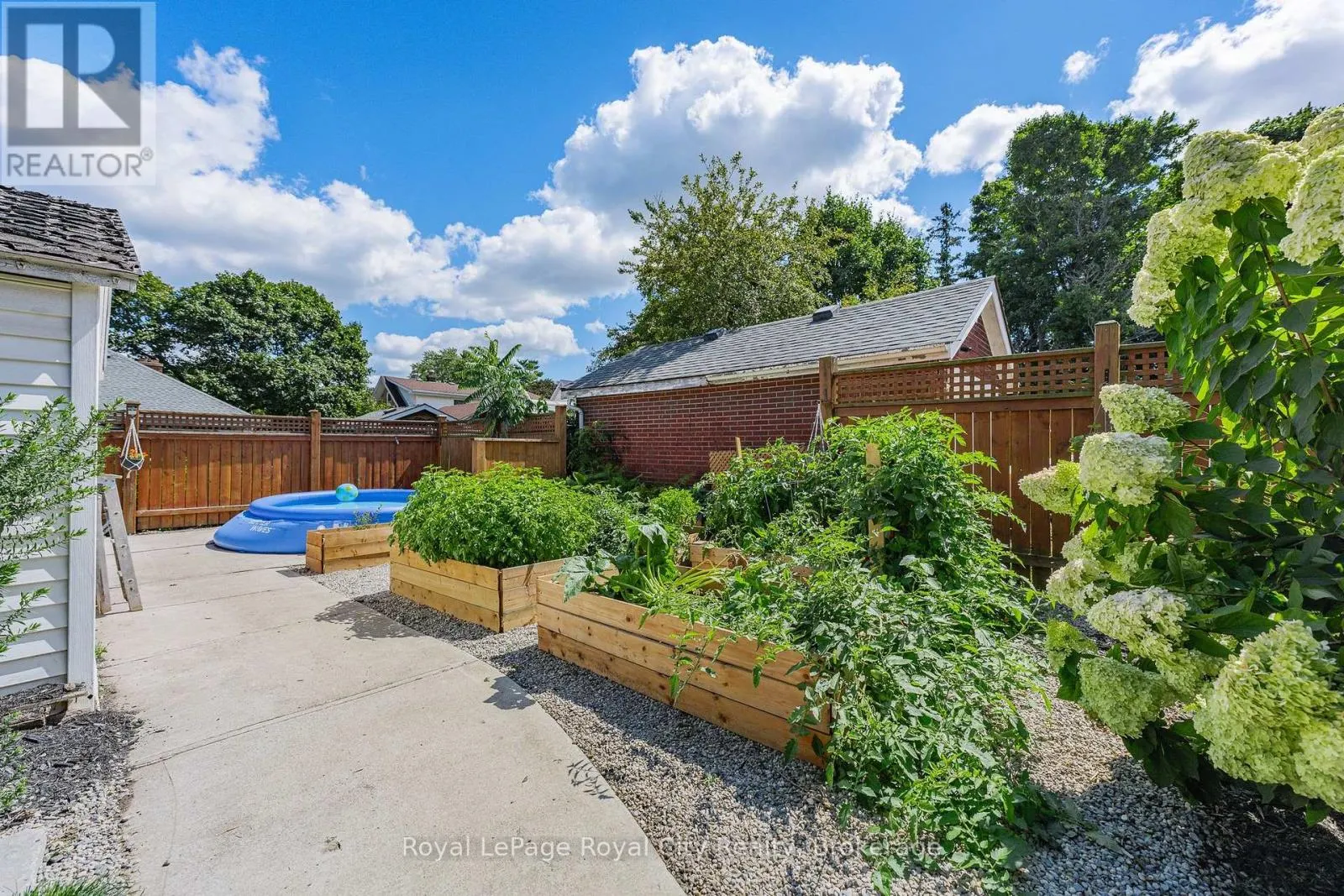 15 DUDHOPE AVENUE