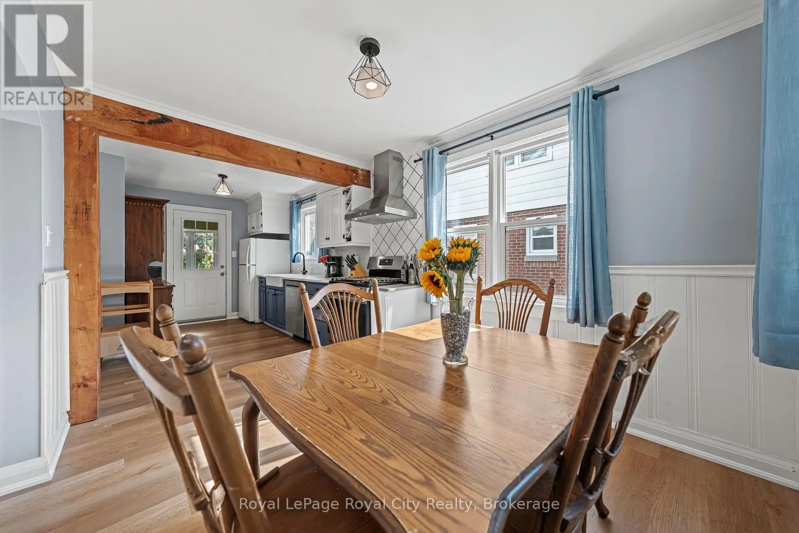 15 DUDHOPE AVENUE