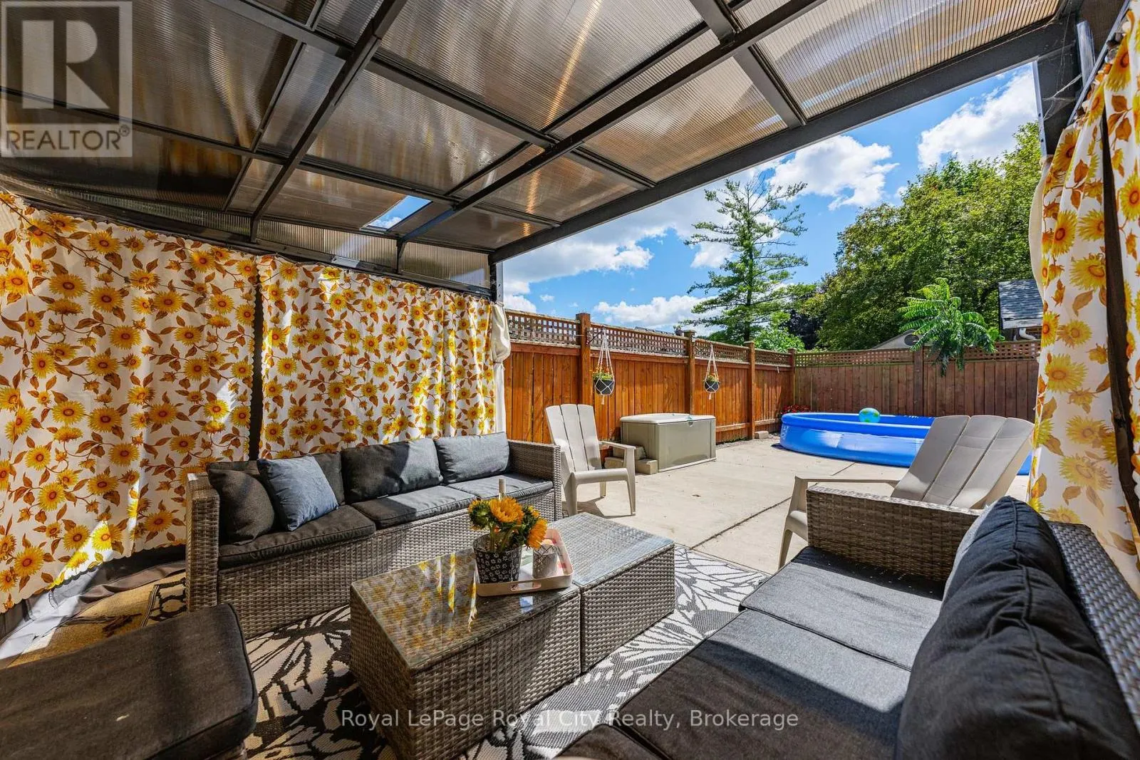 15 DUDHOPE AVENUE