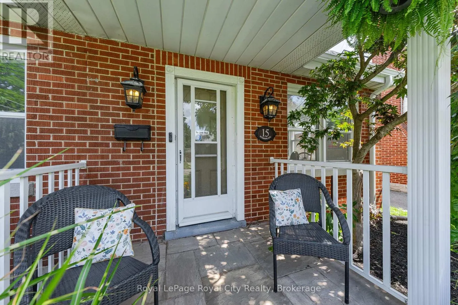 15 DUDHOPE AVENUE
