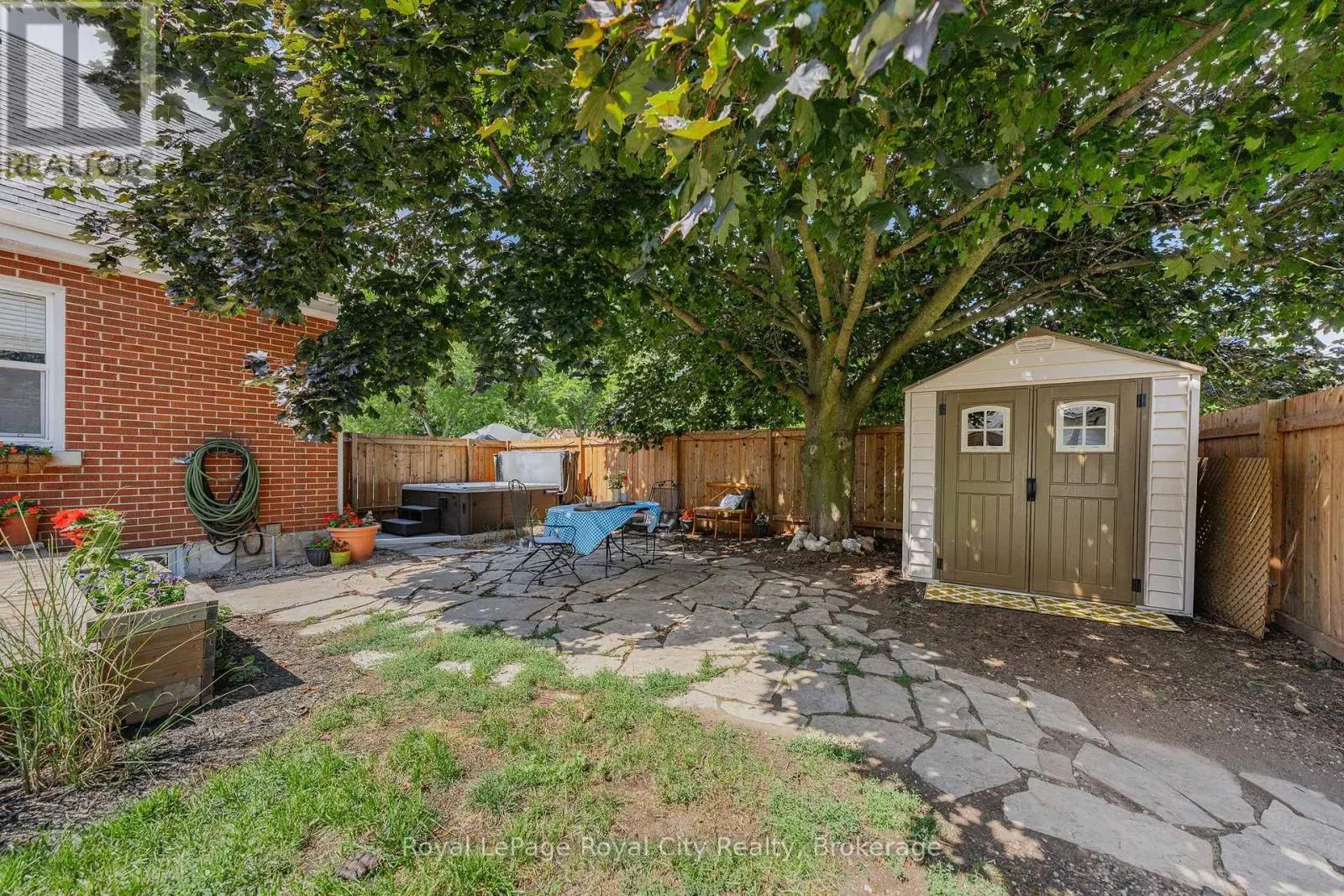 15 DUDHOPE AVENUE