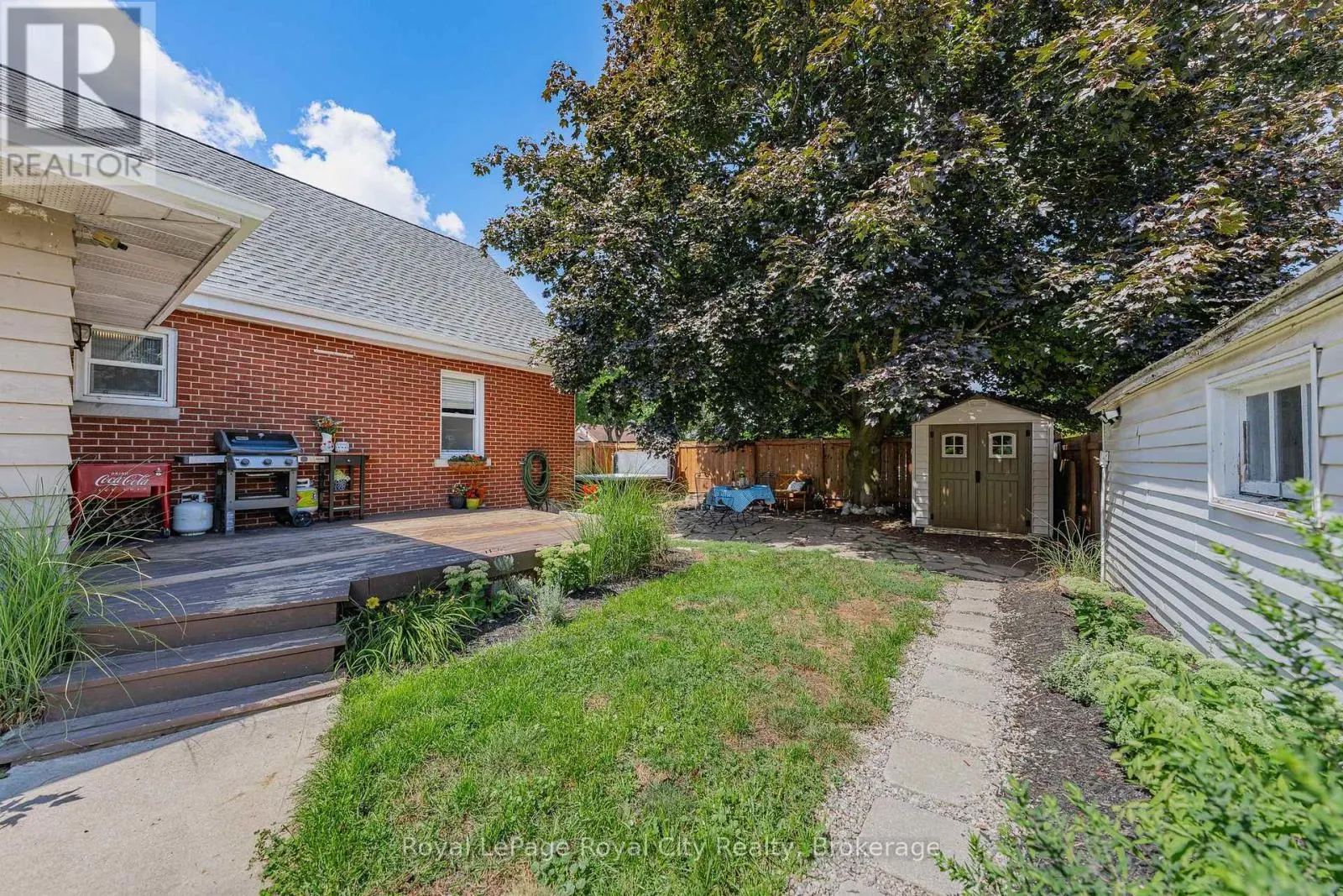 15 DUDHOPE AVENUE