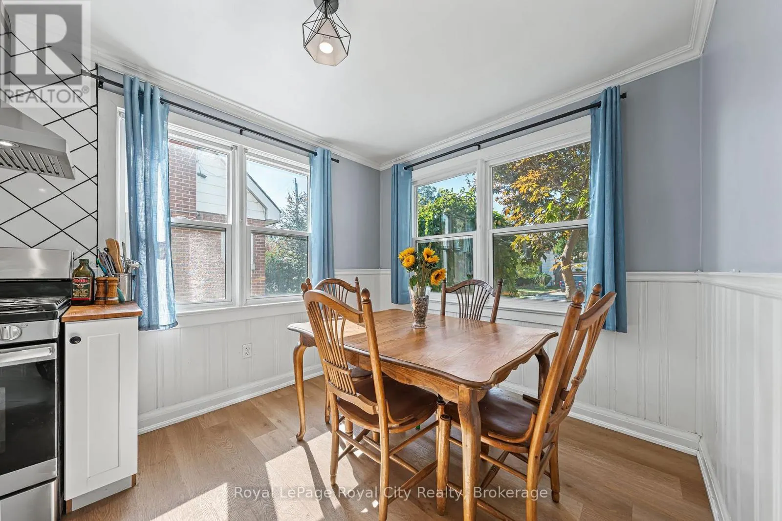 15 DUDHOPE AVENUE