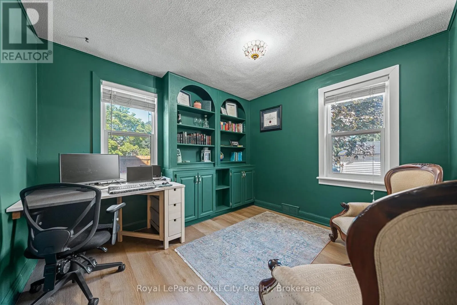 15 DUDHOPE AVENUE