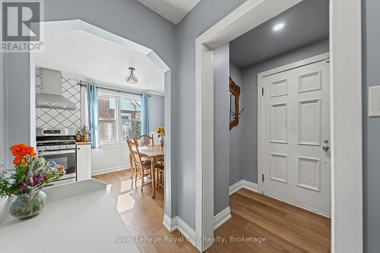 15 DUDHOPE AVENUE