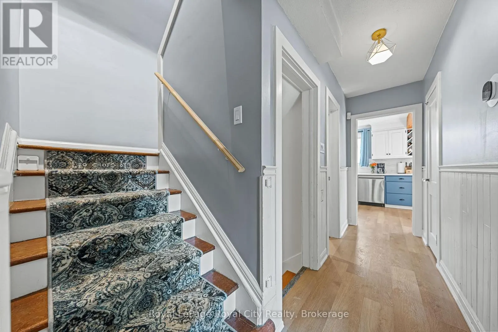 15 DUDHOPE AVENUE