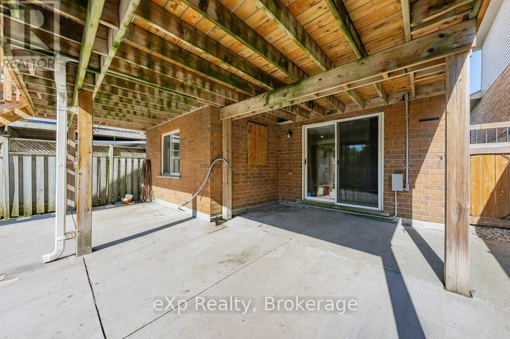 43 BOULDER CRESCENT