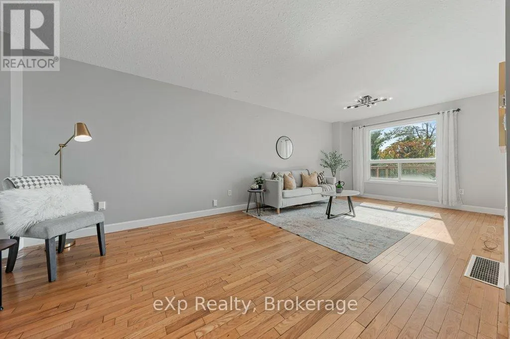 43 BOULDER CRESCENT