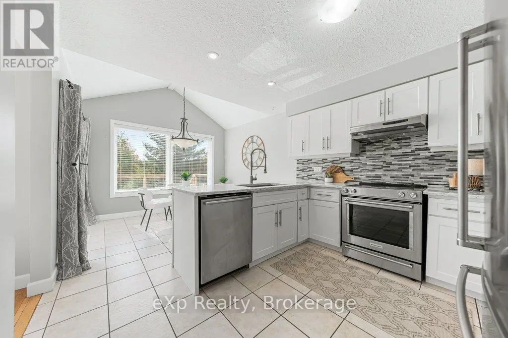 43 BOULDER CRESCENT