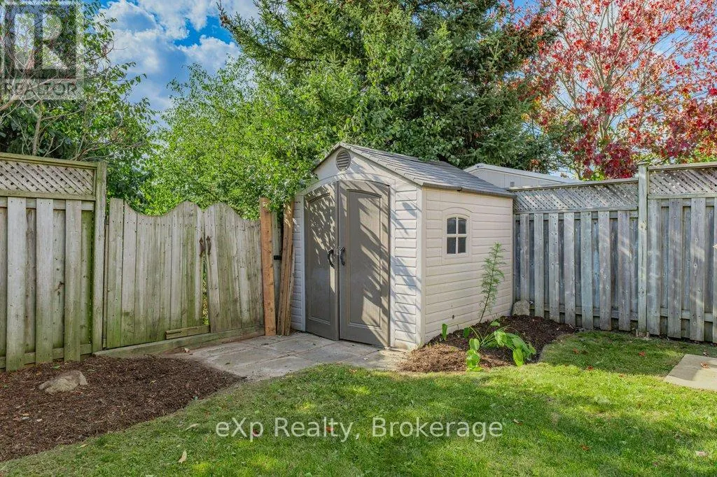 43 BOULDER CRESCENT